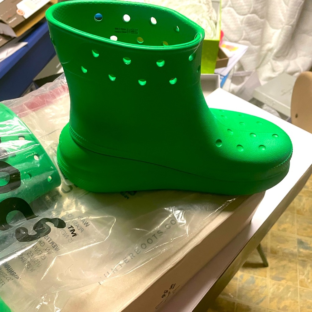Super cute croc boots, never worn